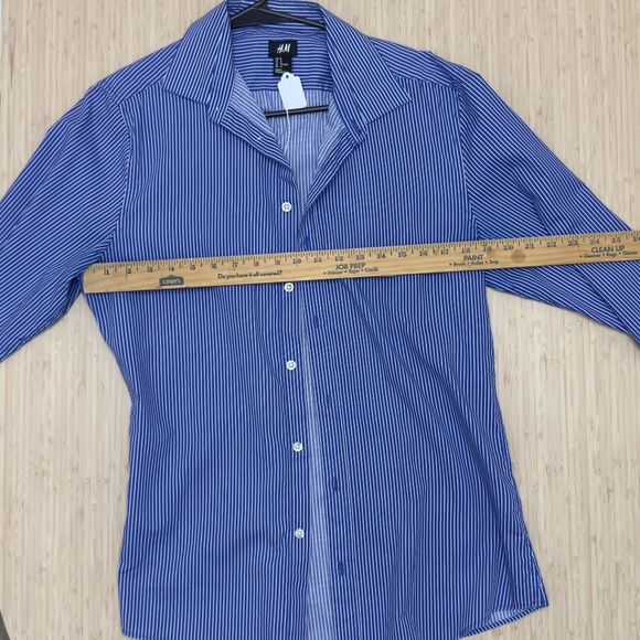 H&M Striped Button Down - Size M - Picture 3 of 5